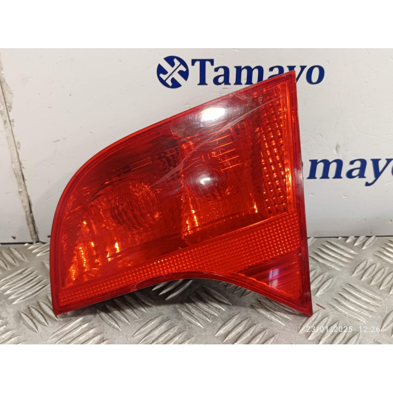 Recambio de piloto trasero derecho interior para audi a4 avant (8e) 2.0 tdi referencia OEM IAM 8E9945094  