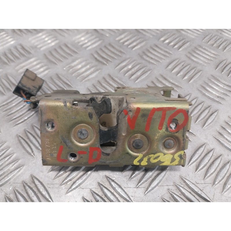 Recambio de cerradura puerta lateral derecha para mercedes vito (w638) caja cerrada 2.1 cc referencia OEM IAM A6387300335  