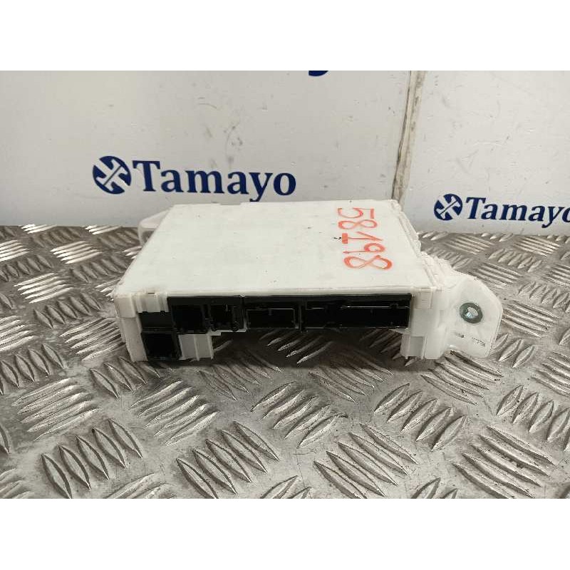 Recambio de caja reles / fusibles para toyota yaris (xpa1f/mxph11/chxnbw) hybrid 1.5cc referencia OEM IAM 82730K0110  63572075