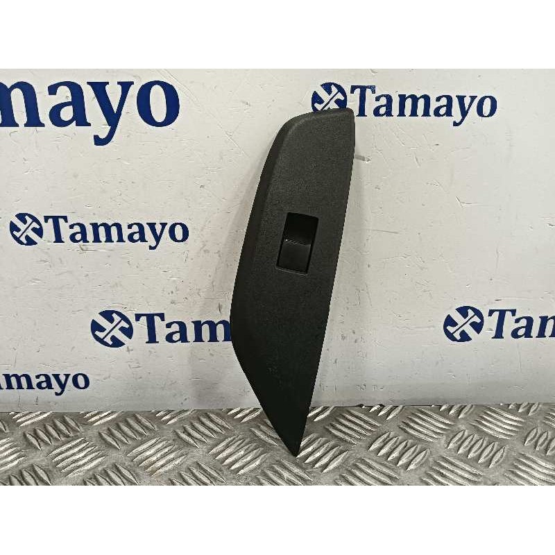 Recambio de mando elevalunas delantero derecho para toyota yaris (xpa1f/mxph11/chxnbw) hybrid 1.5cc referencia OEM IAM 74231K008