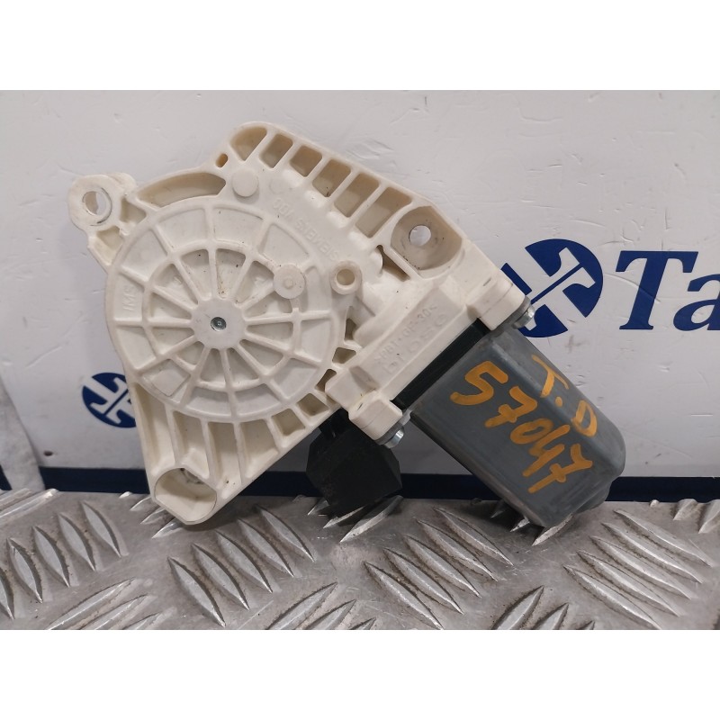 Recambio de motor elevalunas trasero derecho para mercedes clase b (w245) 2.0 cdi cat referencia OEM IAM A1698204642 7746013302 
