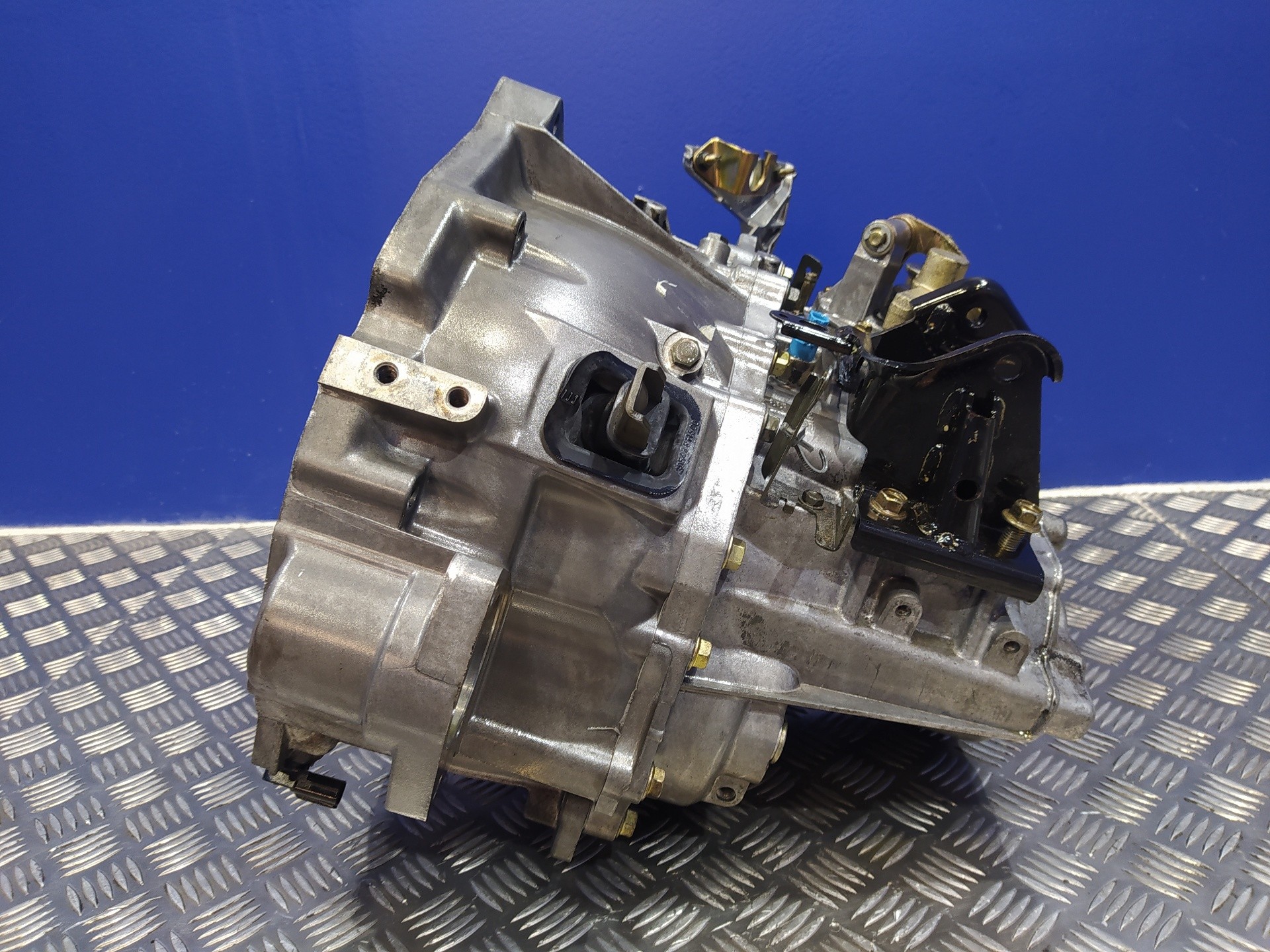 YD22 BOÎTE DE VITESSES / 237696 POUR NISSAN PRIMERA BERLINA P12 2.2 16V vente en gros TURBOD