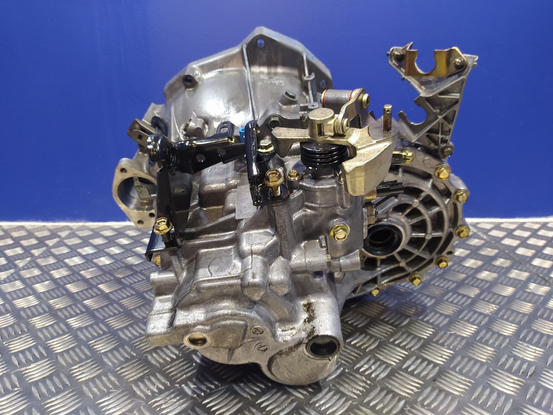 Collections YD22 BOÎTE DE VITESSES / 237696 POUR NISSAN PRIMERA BERLINA P12 2.2 16V TURBOD