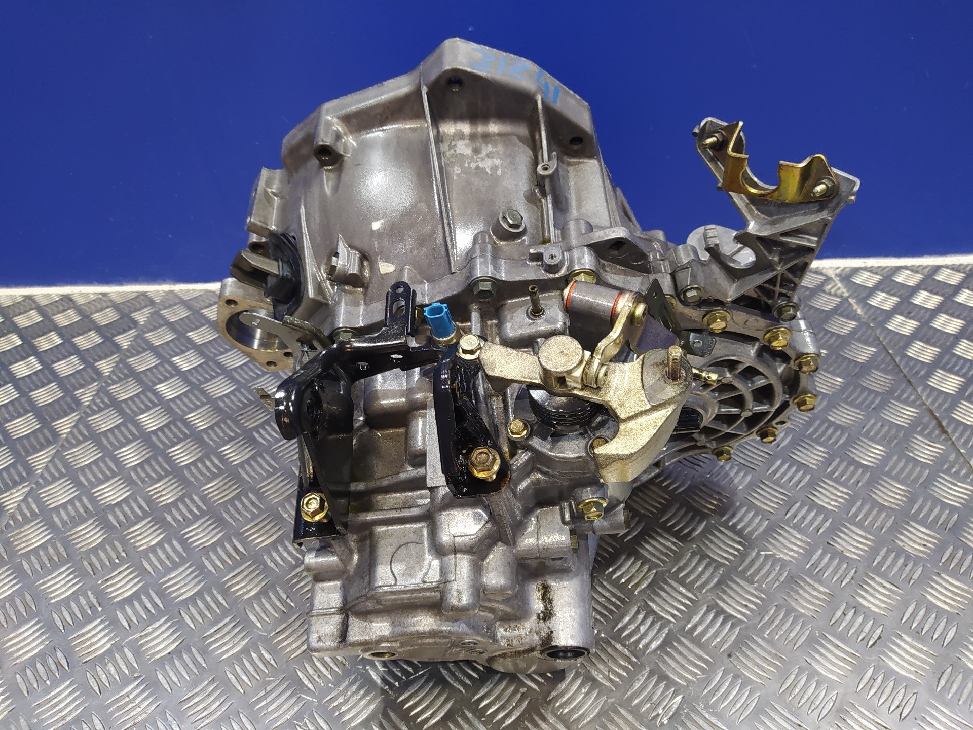 Collections YD22 BOÎTE DE VITESSES / 237696 POUR NISSAN PRIMERA BERLINA P12 2.2 16V TURBOD