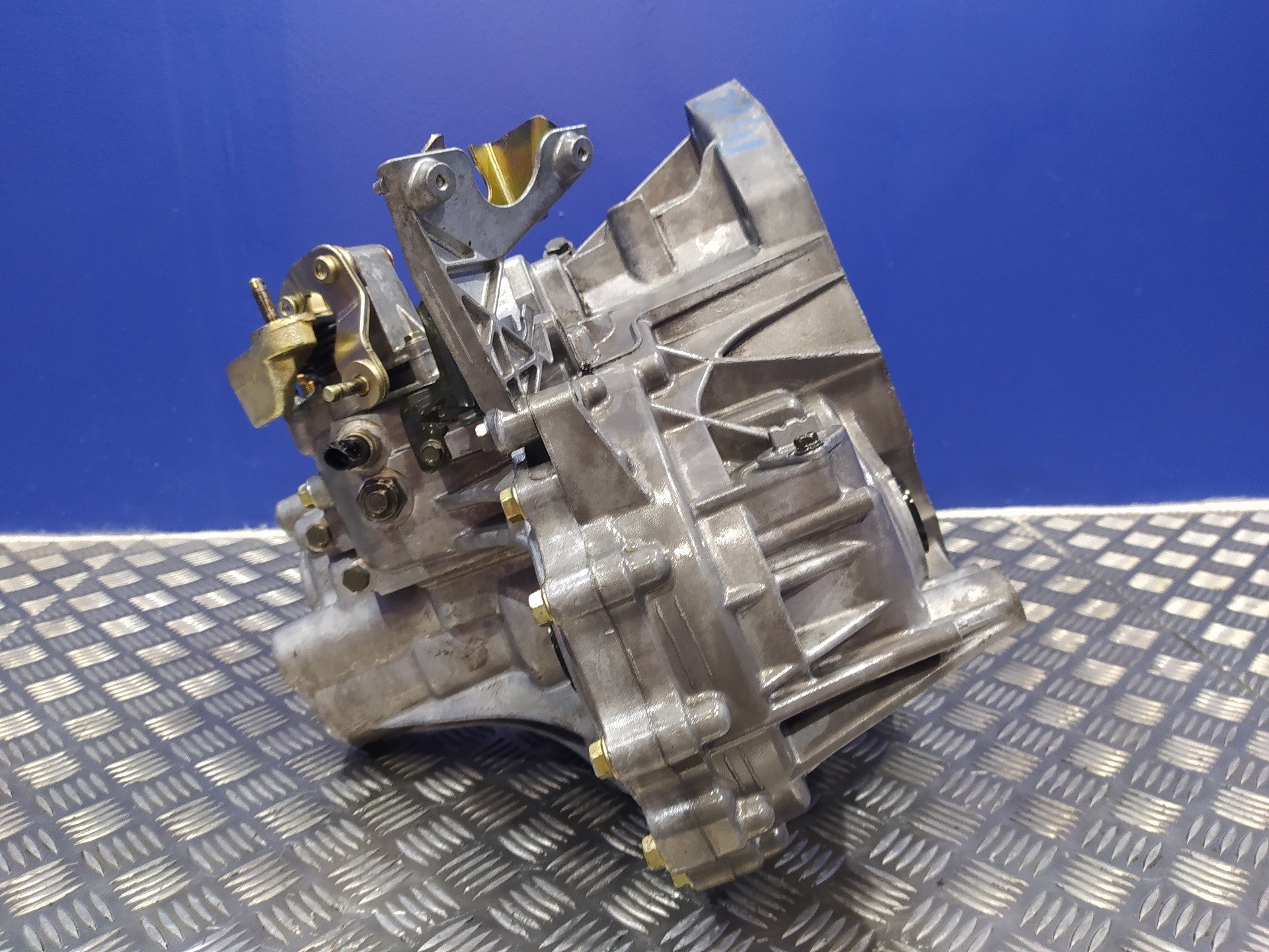 Collections YD22 BOÎTE DE VITESSES / 237696 POUR NISSAN PRIMERA BERLINA P12 2.2 16V TURBOD