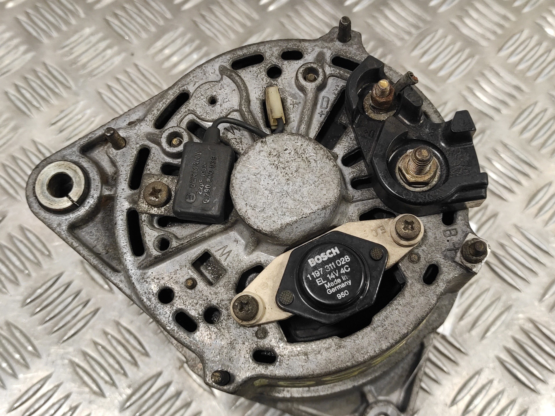 ALTERNATEUR / 1045848 POUR JAGUAR XJ6/12 4.0 SOVEREIGN KAT - Photo 7/10