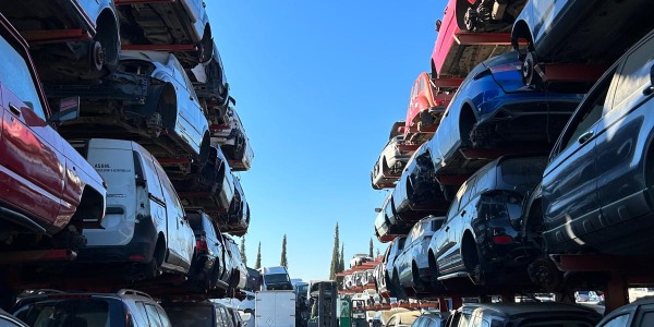 ¿Qué pasa con los coches cuando llegan al desguace? Descubre el proceso paso a paso en Tamayo Autodesguaces
